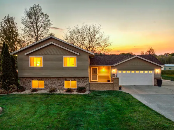 5916 Galaxy Rd, Saint Cloud, MN 56301