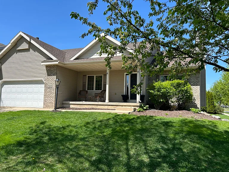 9402 Eagle Nest Ln — Photo 1