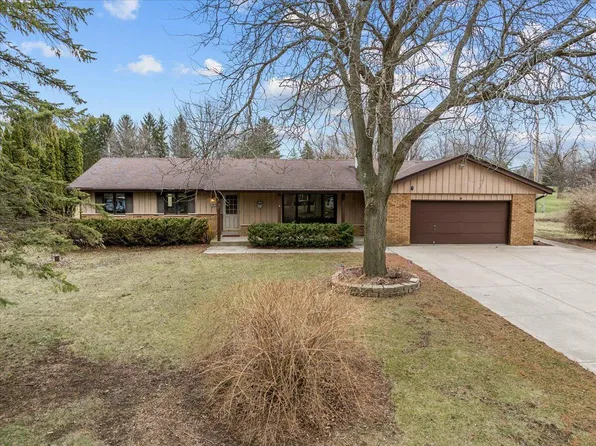 W251N9018 Crestwood DRIVE, Lisbon, WI 53089