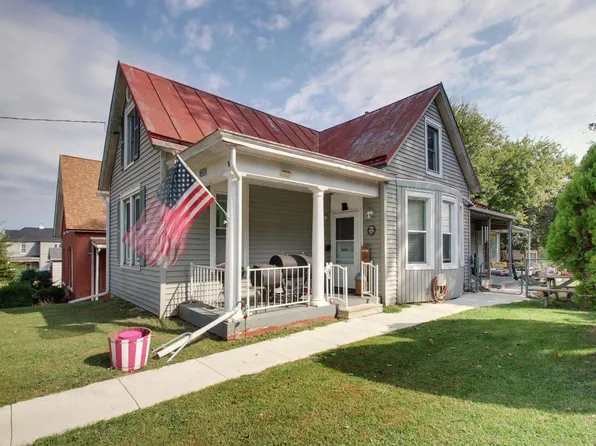 1228 N 11th St, Quincy, IL 62301