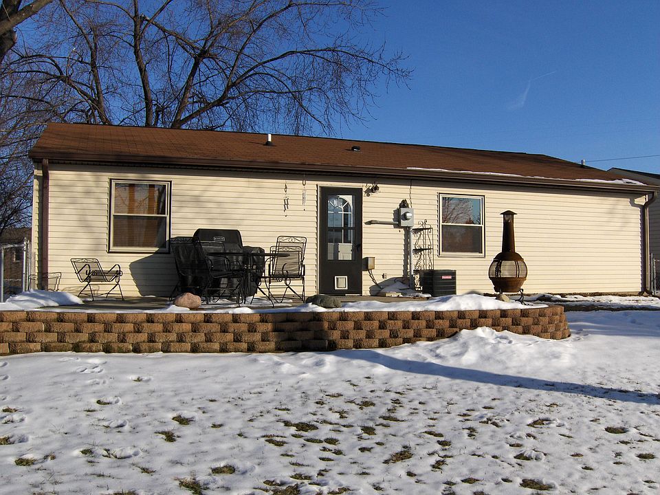 2nd image of 8042 Winchester Pl