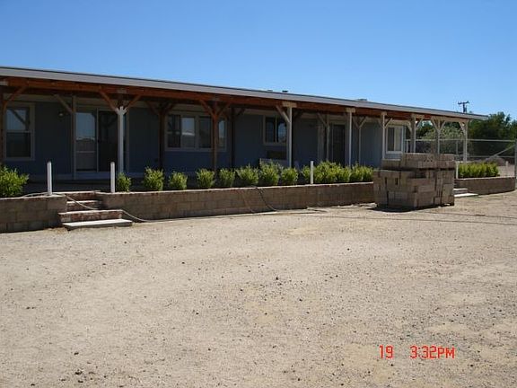 Large rear mountain view covered patio