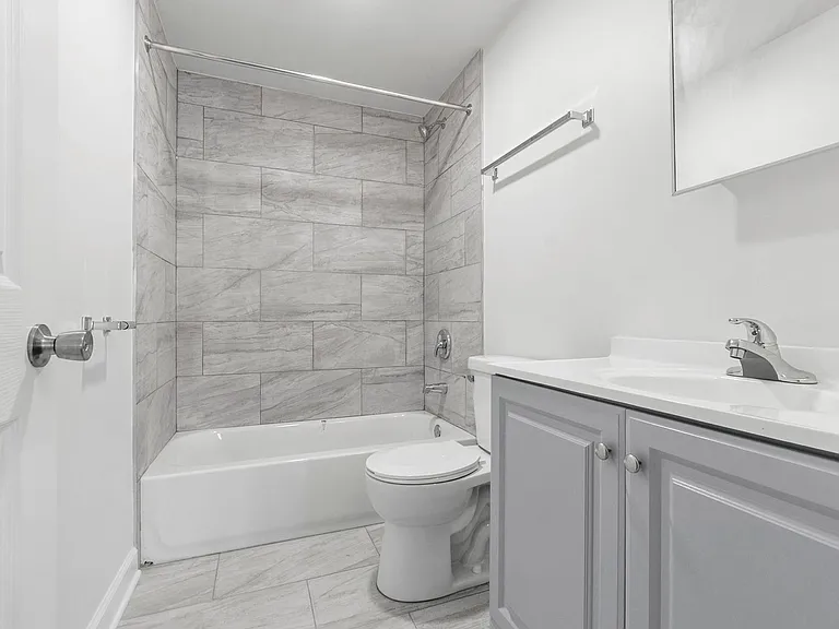 8201 S Paulina St — Photo 11
