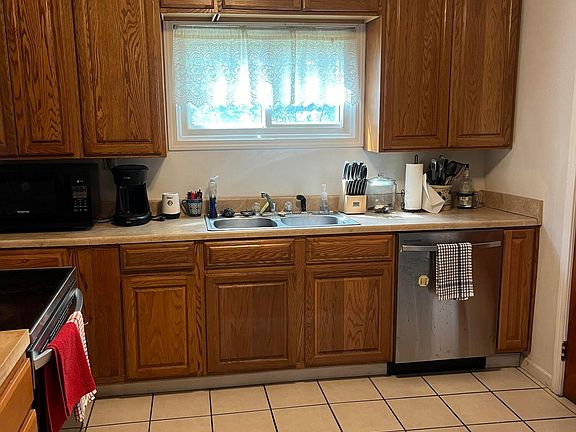 5th image of 475 Claridon Ave