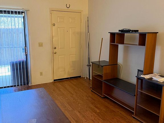 3rd image of 4413 Woodstock Drive #A