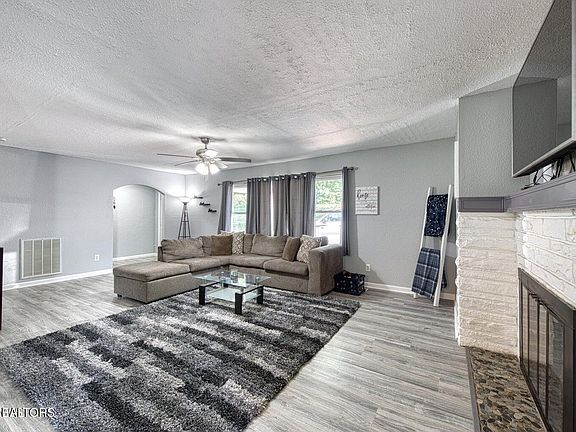 5th image of 3810 Buffat Mill Rd