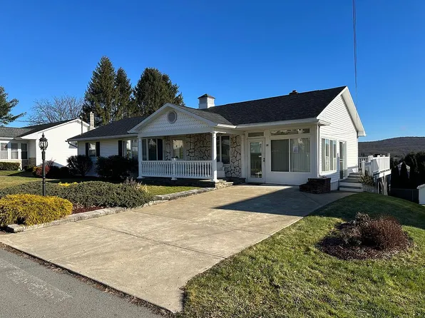 814 Hudson St, Forest City, PA 18421