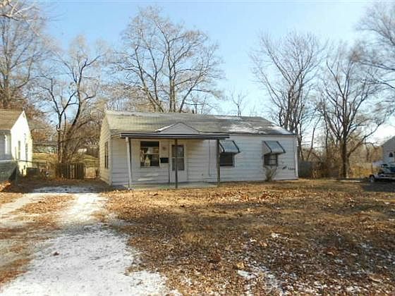 1st image of 2737 S 49th St