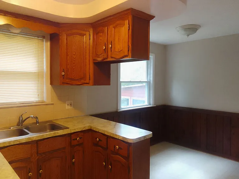 1649 Som Center Rd — Photo 6