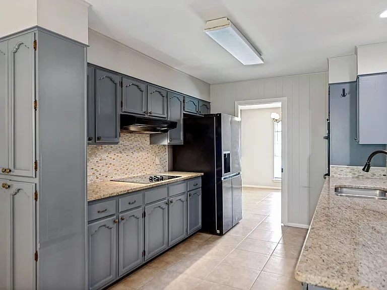 313 Sagecrest Dr — Photo 11
