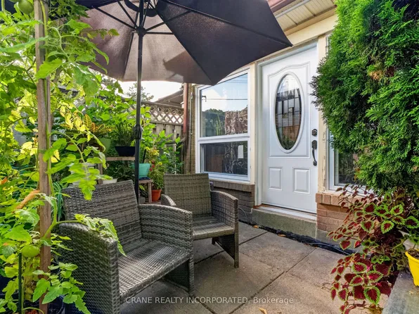 256 John Garland Blvd #119, Toronto, ON M9V 1N8