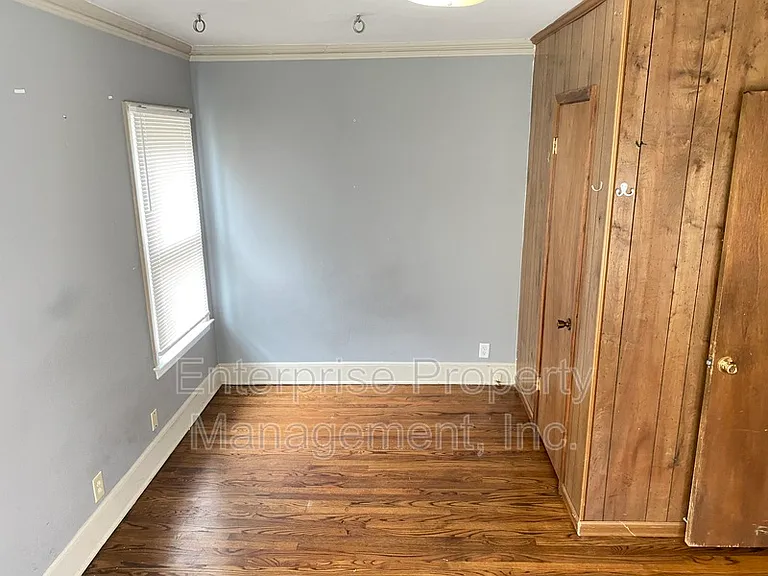 605 Houston St — Photo 5