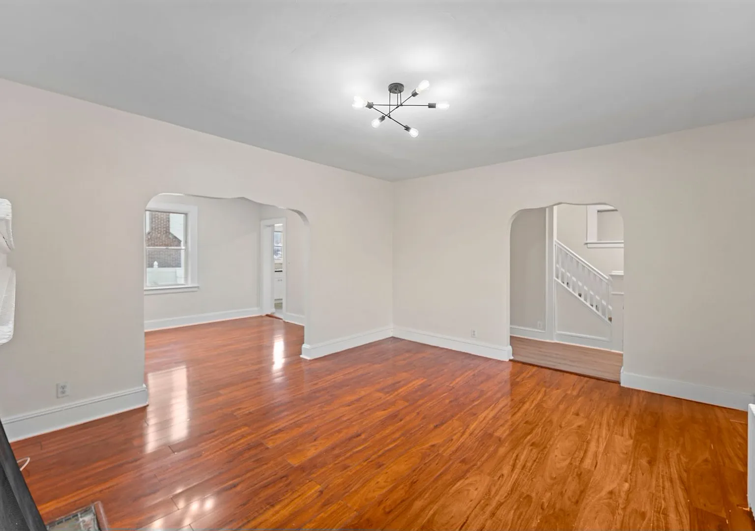 2215 N Wood Ave — Photo 4