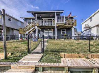 21 N Sandpiper St, La Marque, TX 77568