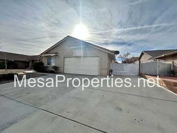 3rd image of 12323 Honeybear Ln