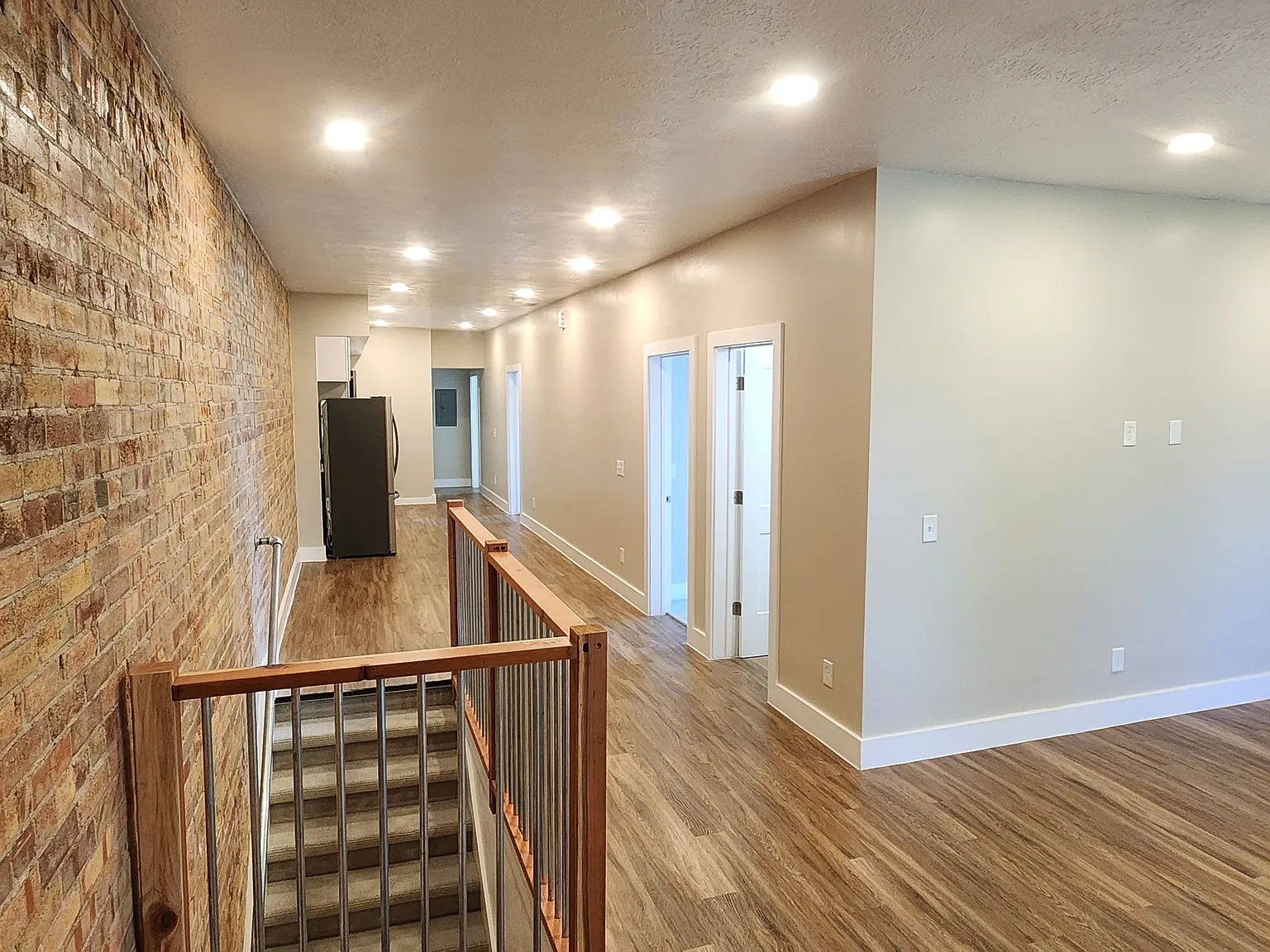 5 bed, 2000 sqft, $2,800 — Photo 3