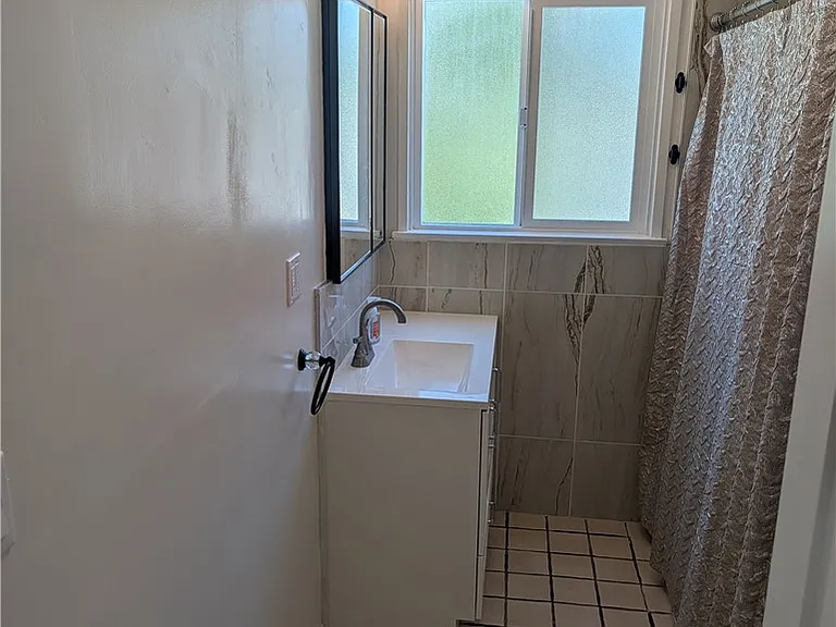 2609 Birch St — Photo 29