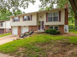 2814 Gatling Dr, Saint Louis, MO 63129
