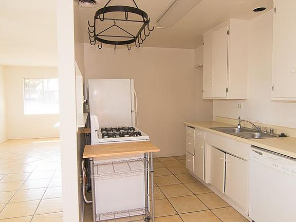 5th image of 1219 Cacique St
