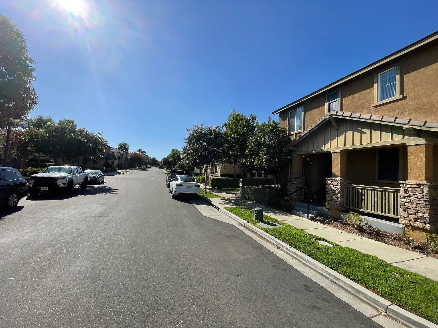 3 bed, 2.5 bath, 1830 sqft, $3,000 — Photo 3