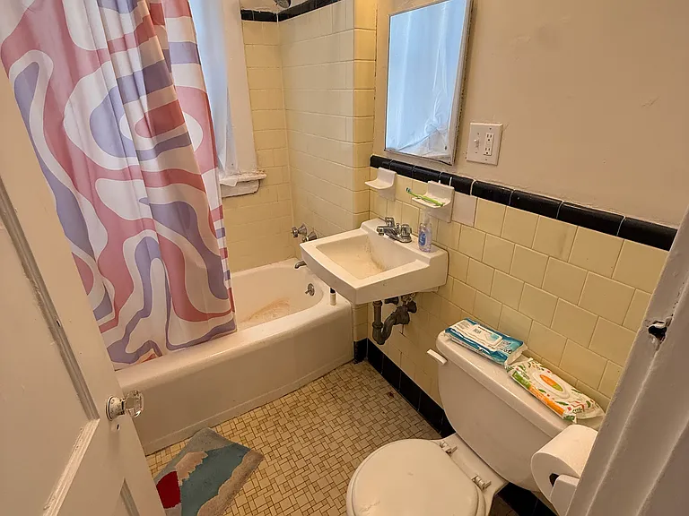 215 Harvard Ave #4A — Photo 8