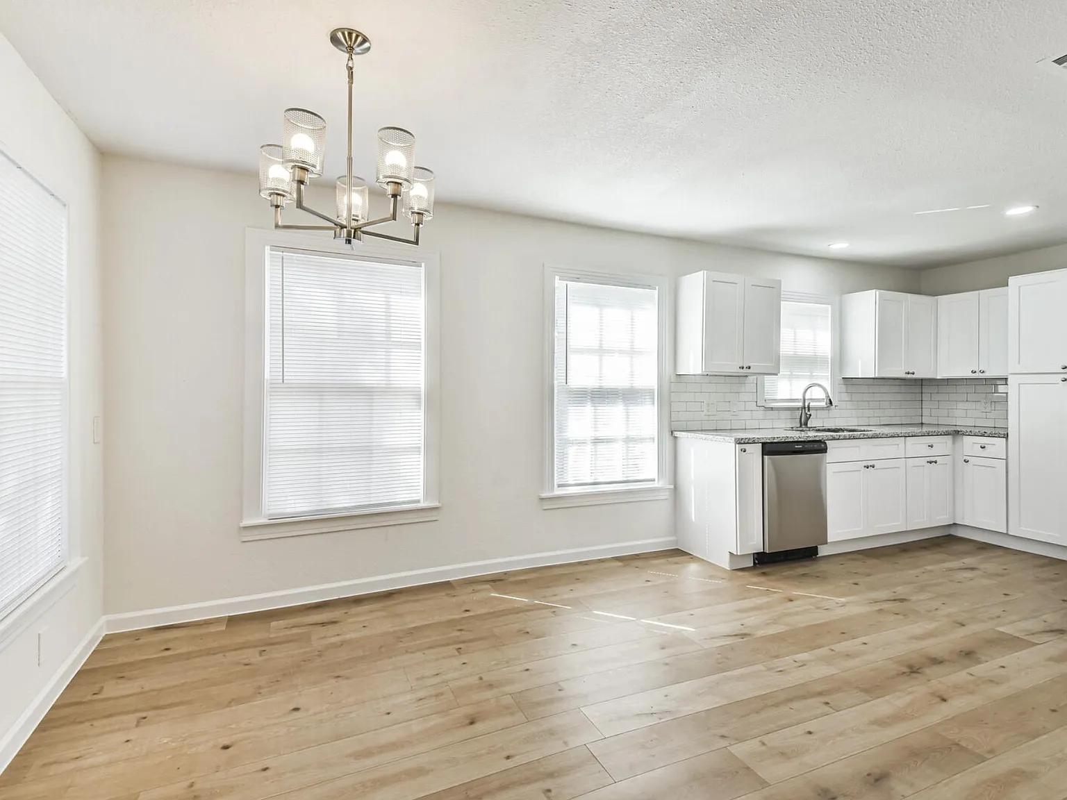 3 bed, 1401 sqft, $1,749 — Photo 4