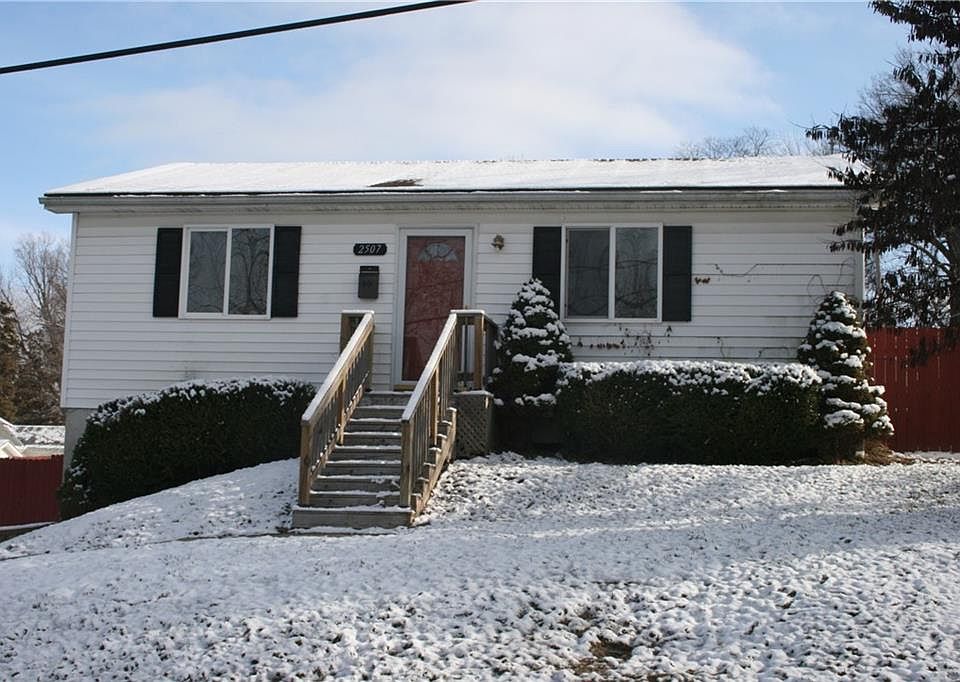 1st image of 2507 N 32nd St