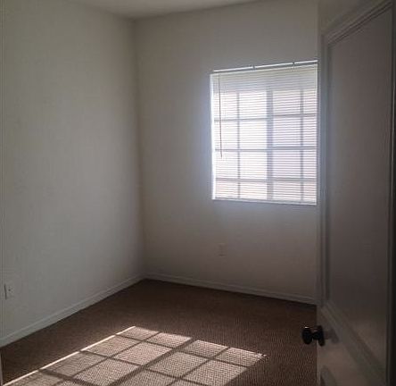 5th image of 6714 N University Dr