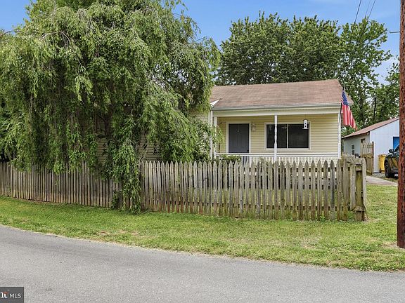 5th image of 236 Classic Vanville Rd