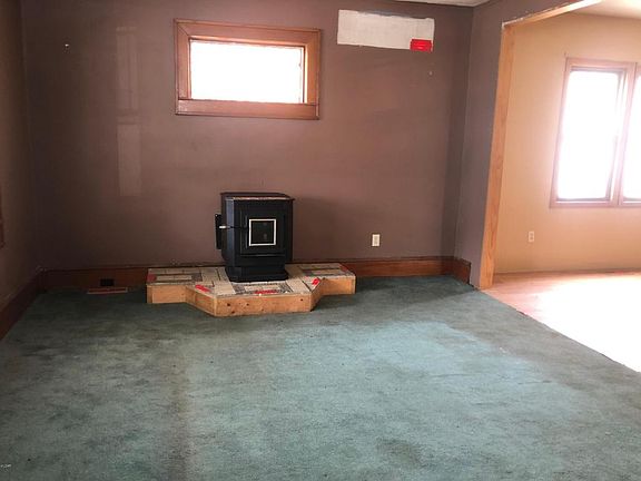 2nd image of 153 Washington St