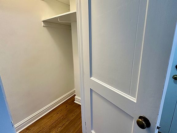 4th image of 1601 W Thome Ave APT 2A