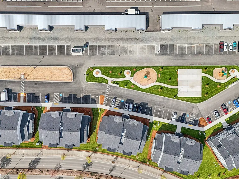 Tahoma Terrace Apartments — Photo 34