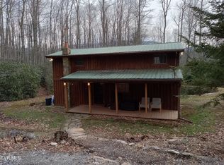 166 Rocky Dr, Troutdale, VA 24378