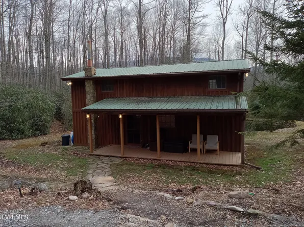 166 Rocky Dr, Troutdale, VA 24378