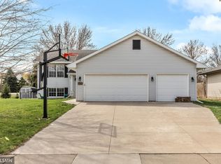 950 Herbert St, Jordan, MN 55352
