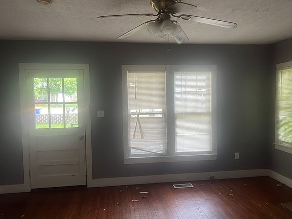 3rd image of 1625 Catherine Dr #B
