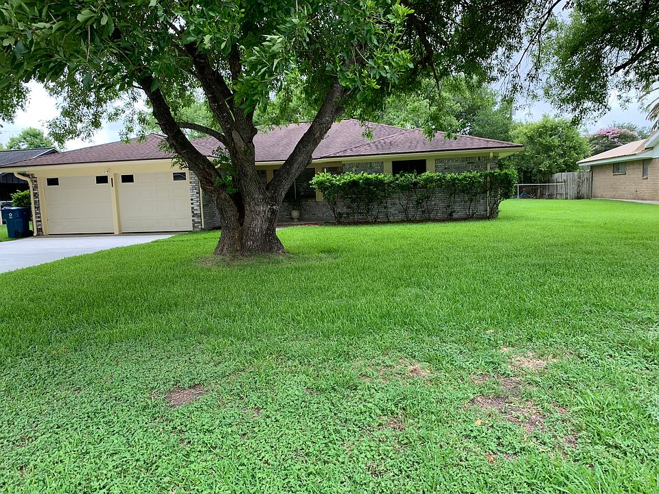 1st image of 120 Oakglen Dr