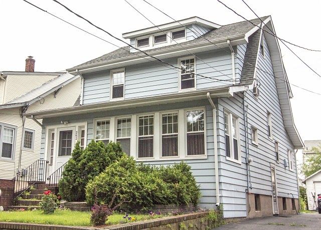 2nd image of 262 Washington Ave