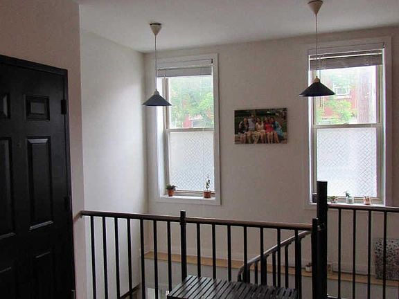 5th image of 1516 Catharine St APT 1