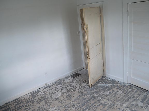 5th image of 2401 NE Coker Ave