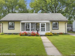 26641 Ridgemont St, Roseville, MI 48066