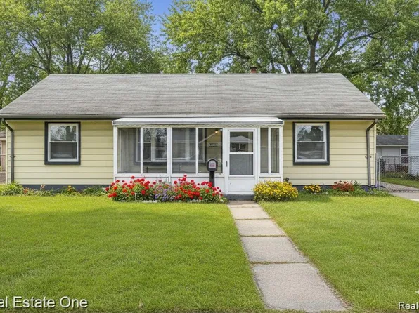 26641 Ridgemont St, Roseville, MI 48066