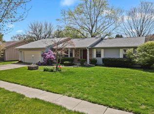 1407 Country Lake Dr, Champaign, IL