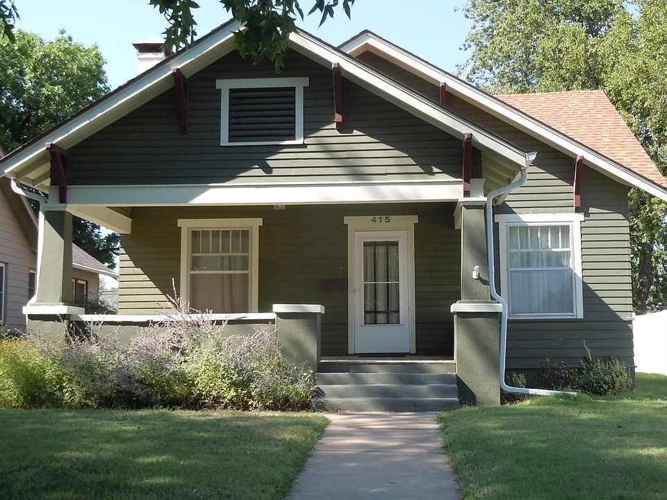 1st image of 415 NE 8th St