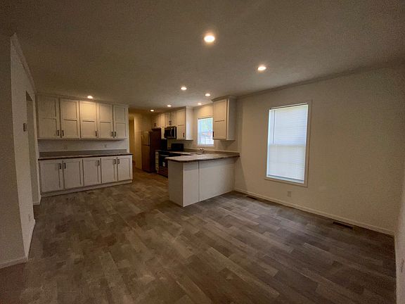 4th image of 225 Pebble Creek Dr #12