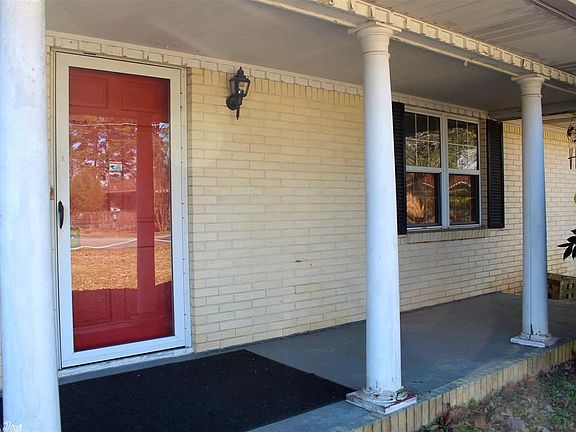 3rd image of 216 McMahan Dr