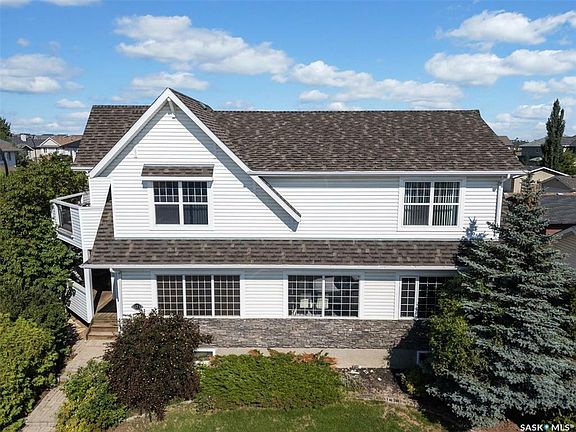 2nd image of 571 Maguire Ln