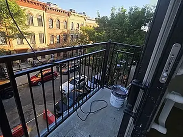 313 Linden Street image 6 of 9