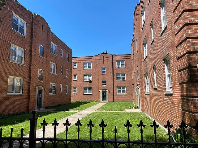 1st image of 4218 S Michigan Ave #3