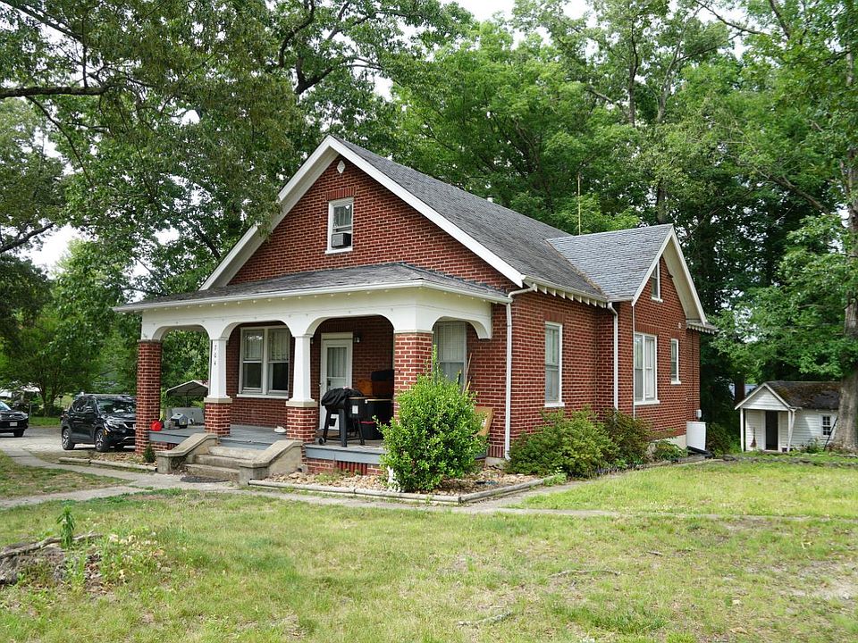 1st image of 704 Lynchburg Ave